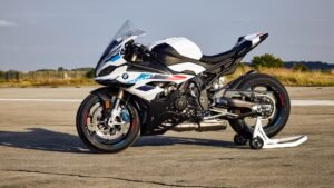 Gear Up For Your Ride: Top Features To Look For in a Sports Bike