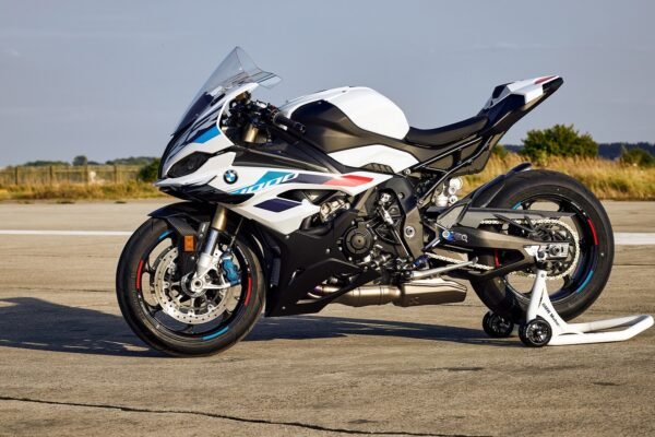 Gear Up For Your Ride: Top Features To Look For in a Sports Bike