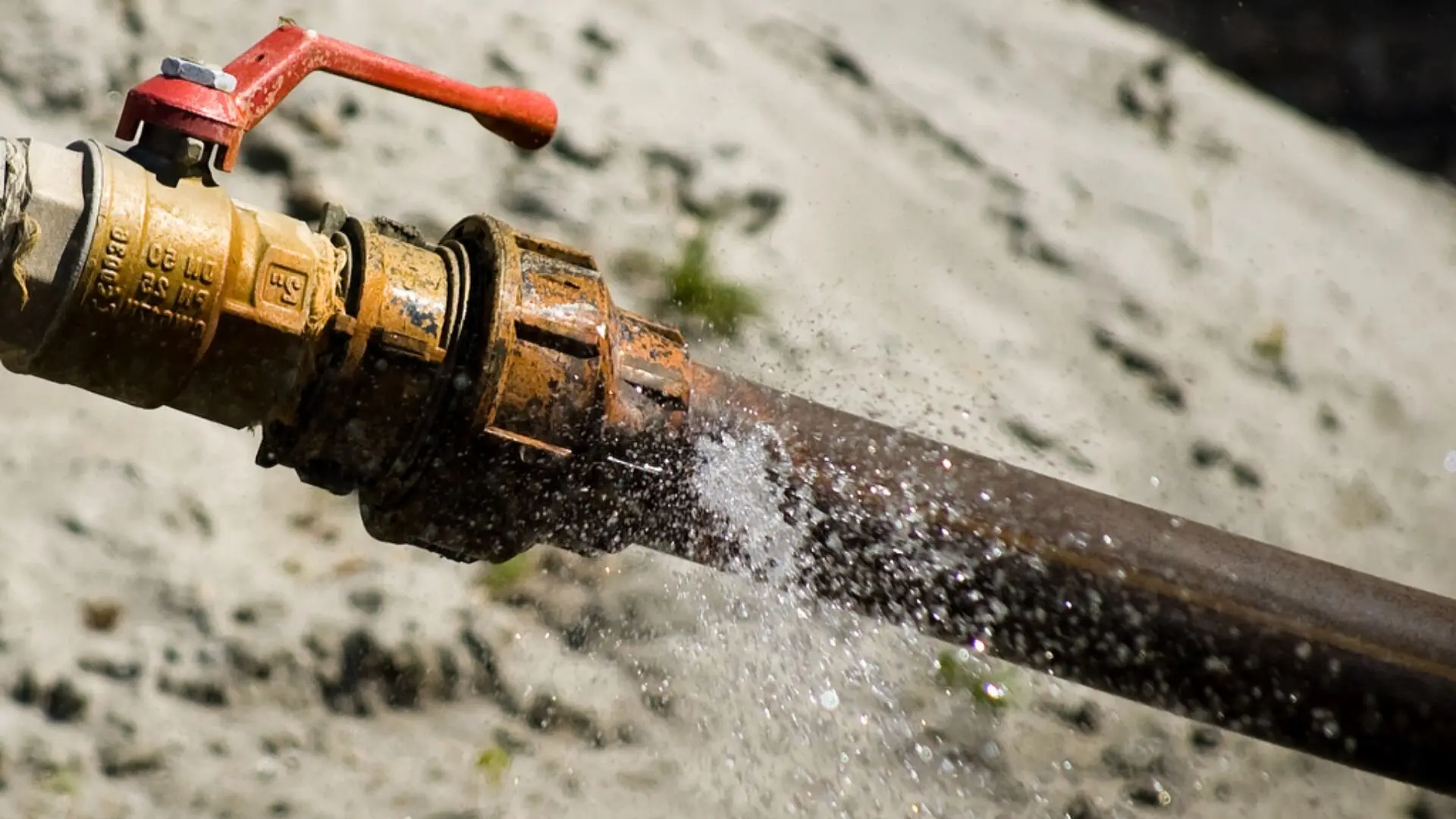 From Burst Pipes to Flood Recovery: The Ultimate Guide to Handling Plumbing Emergencies